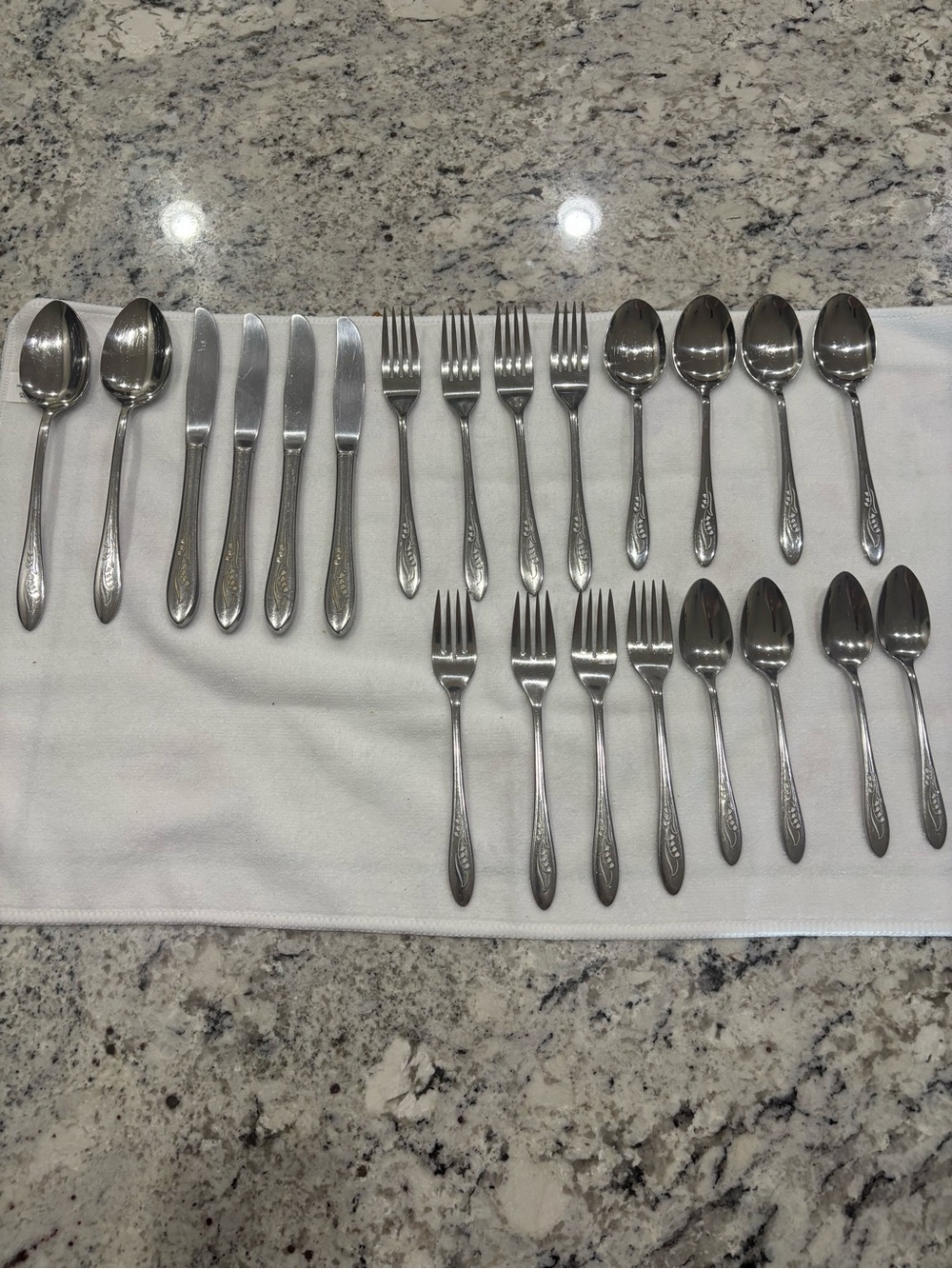 Vintage  MCM Oneida Craft Premier "White Lily" Stainless flatware Set - 22 Pcs